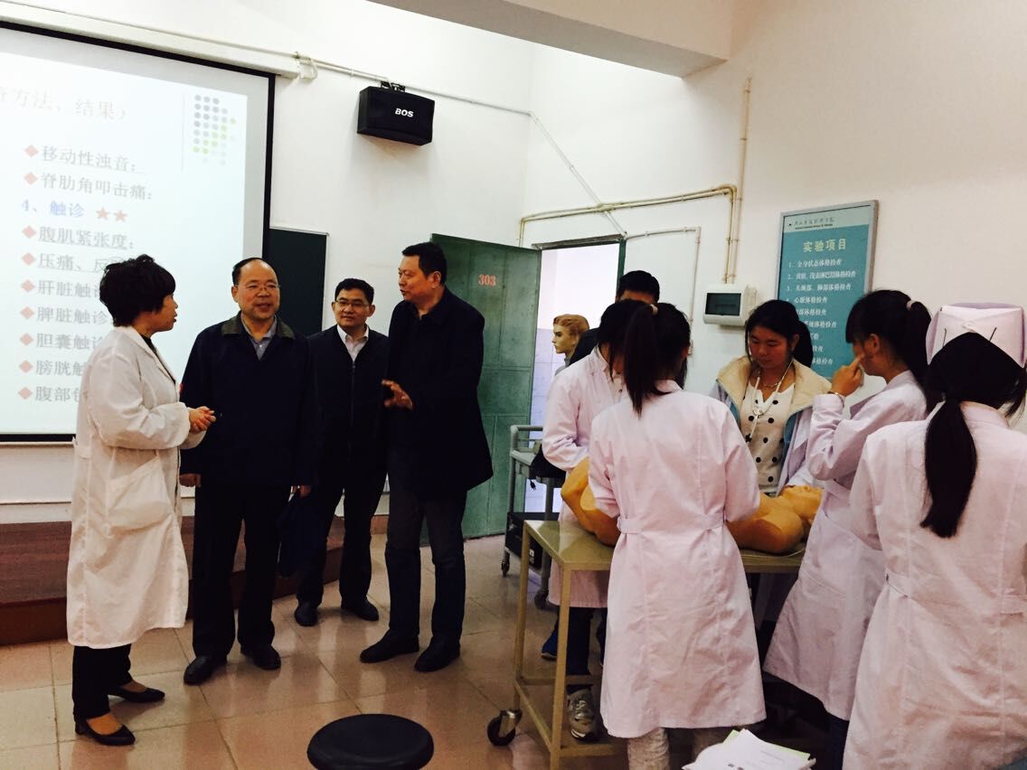 实验中心实践教学科科长郭松等